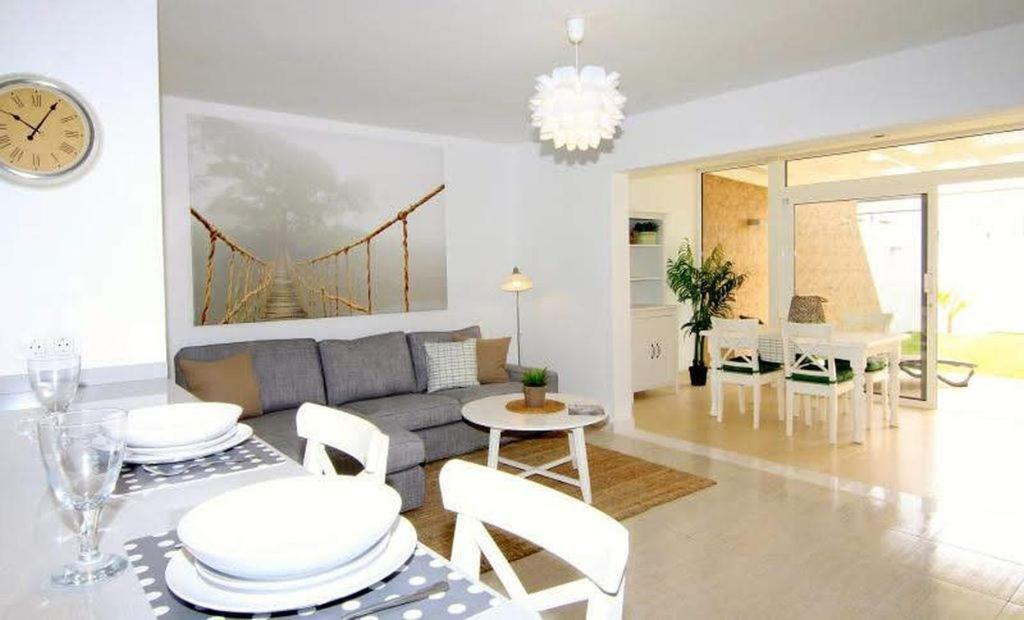 Ground Floor Apartment Suite With Private Garden, Los Charcos Costa Teguise Eksteriør billede